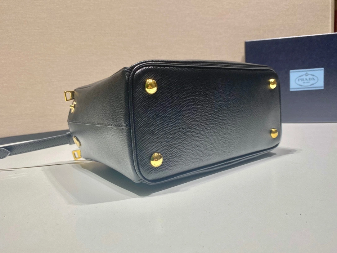 MOMO- high quality version 1BA896-NZV-F0002 cowhide item：B-B000K2715C