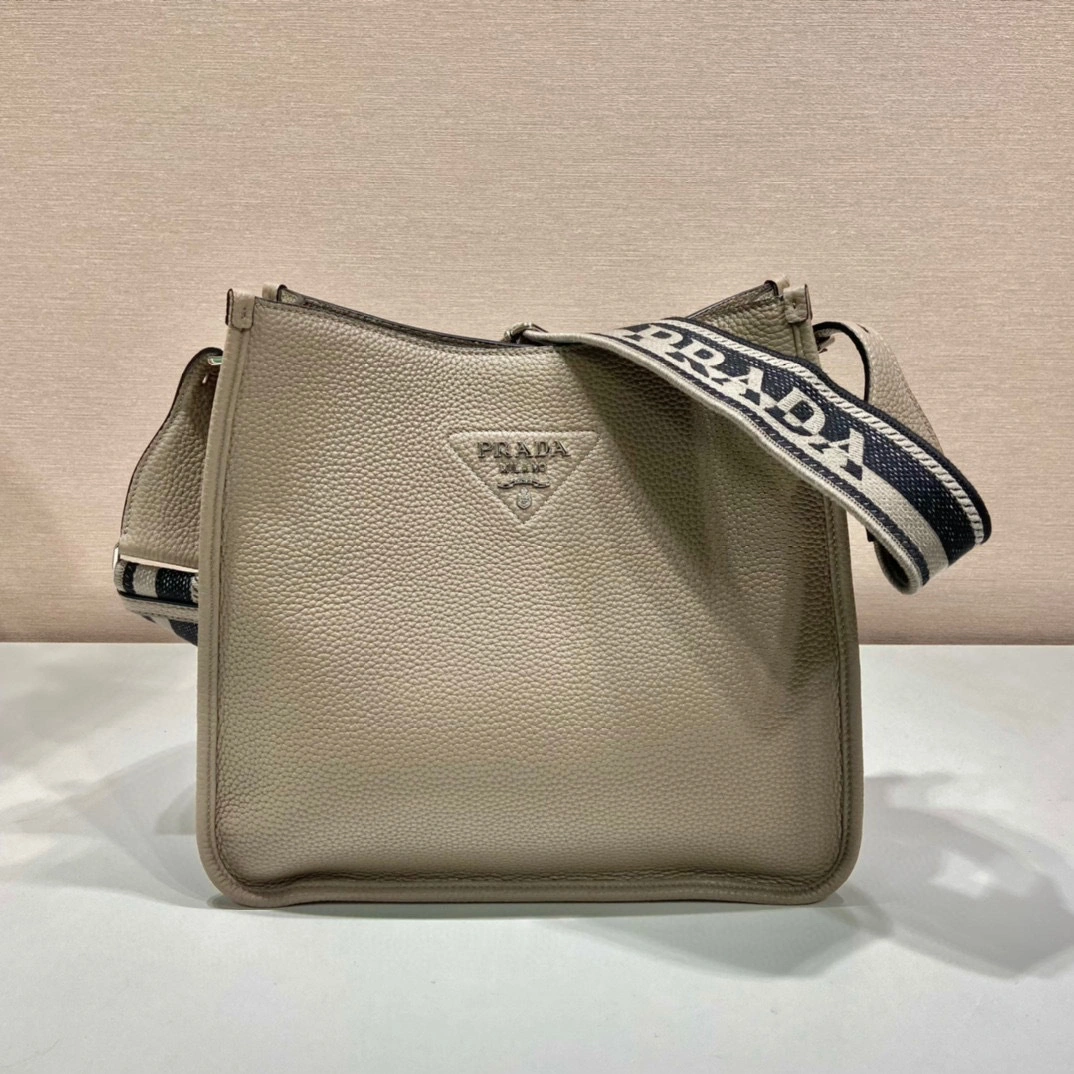 MOMO- high quality version 1BC073_2DKV_F0572_V_3OO tote item：B-B050L3017C