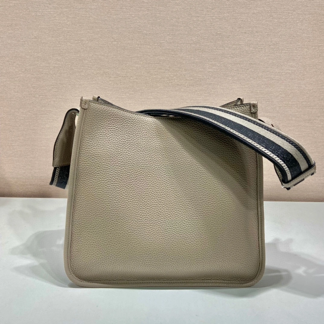 MOMO- high quality version 1BC073_2DKV_F0572_V_3OO tote item：B-B050L3017C