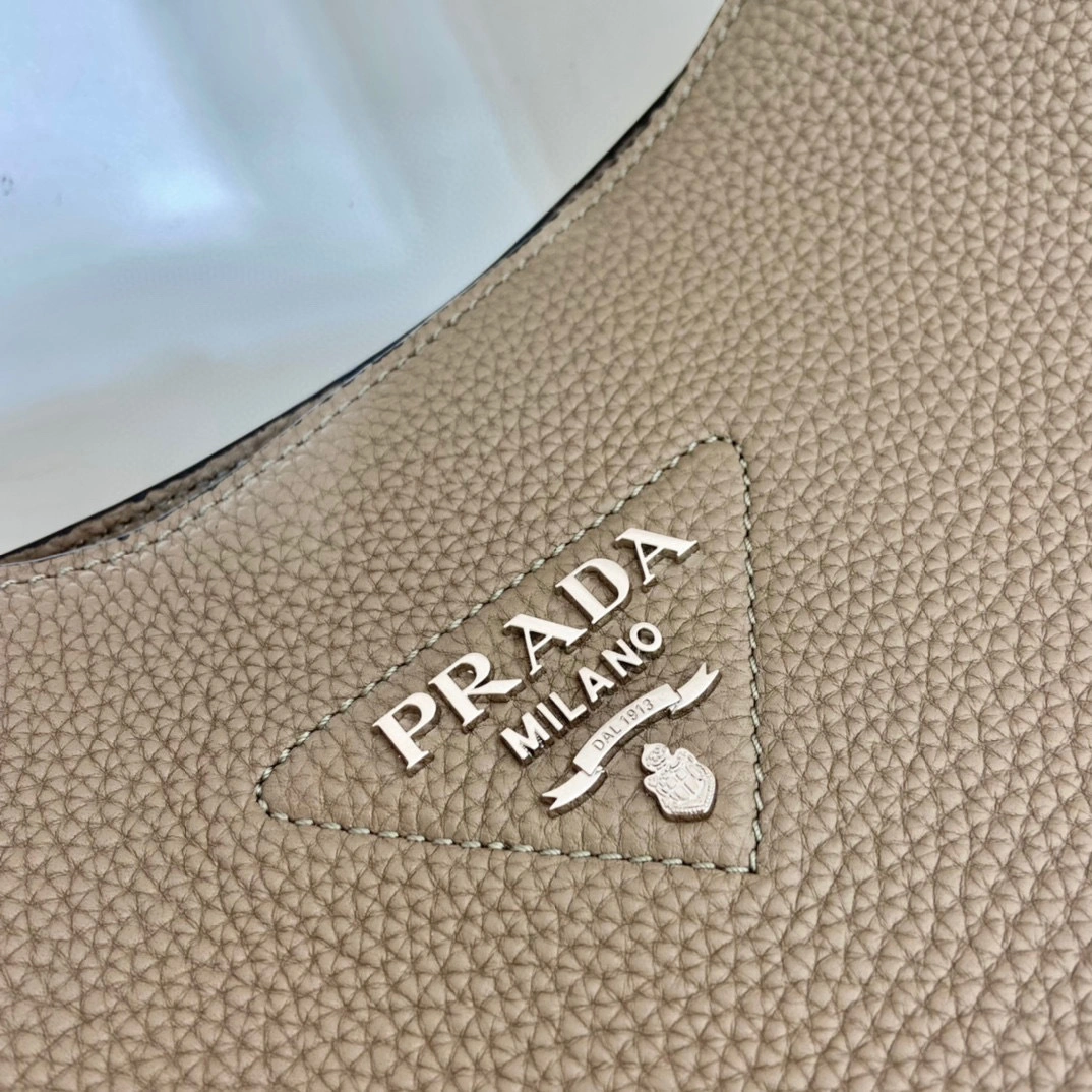 MOMO- high quality version 1BC073_2DKV_F0572_V_3OO tote item：B-B050L3017C