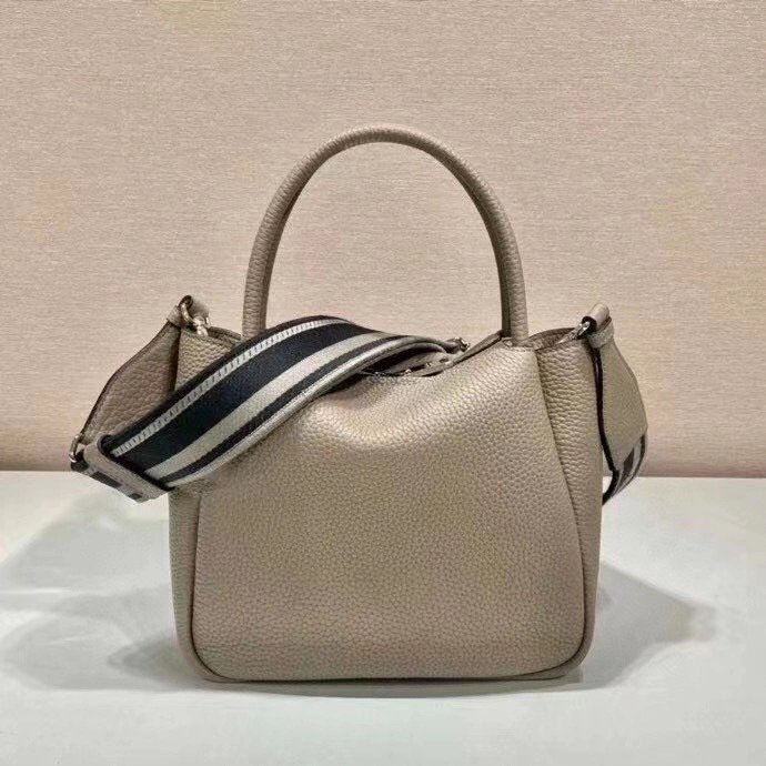 MOMO- high quality version 1BC145_2DKV_F0572_V_3OO cowhide item：B-B164K0918C