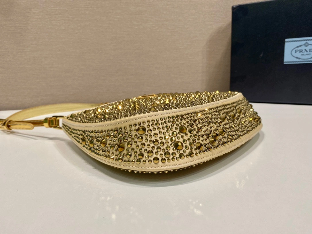 MOMO- high quality version 1BC169_2AWL_F0522_V_HOO item：C-B563A1321C