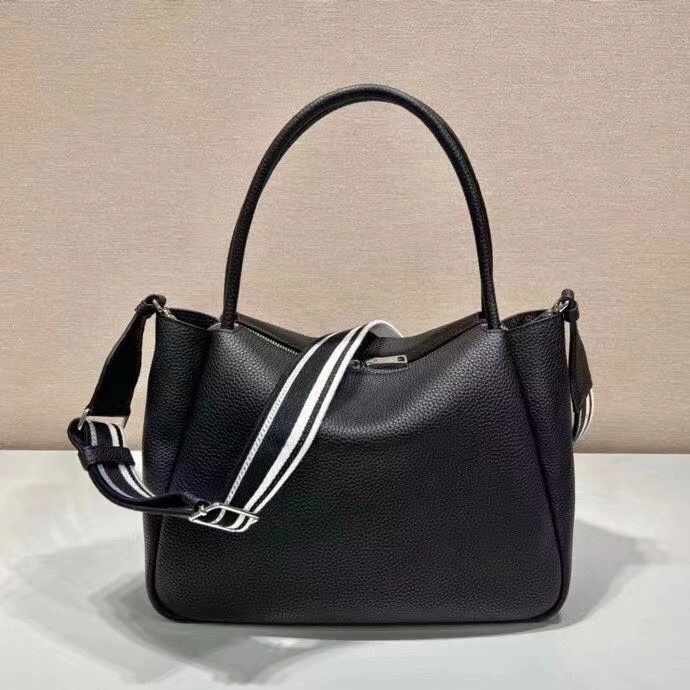 MOMO- high quality version 1BC170_2DKV_F0002_V_3OO cowhide item：B-B164I2210C