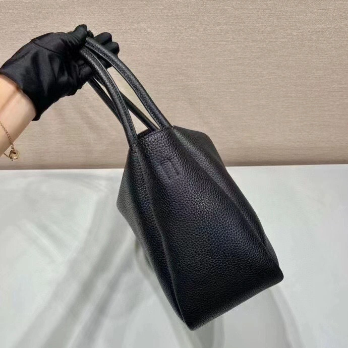 MOMO- high quality version 1BC170_2DKV_F0002_V_3OO cowhide item：B-B164I2210C