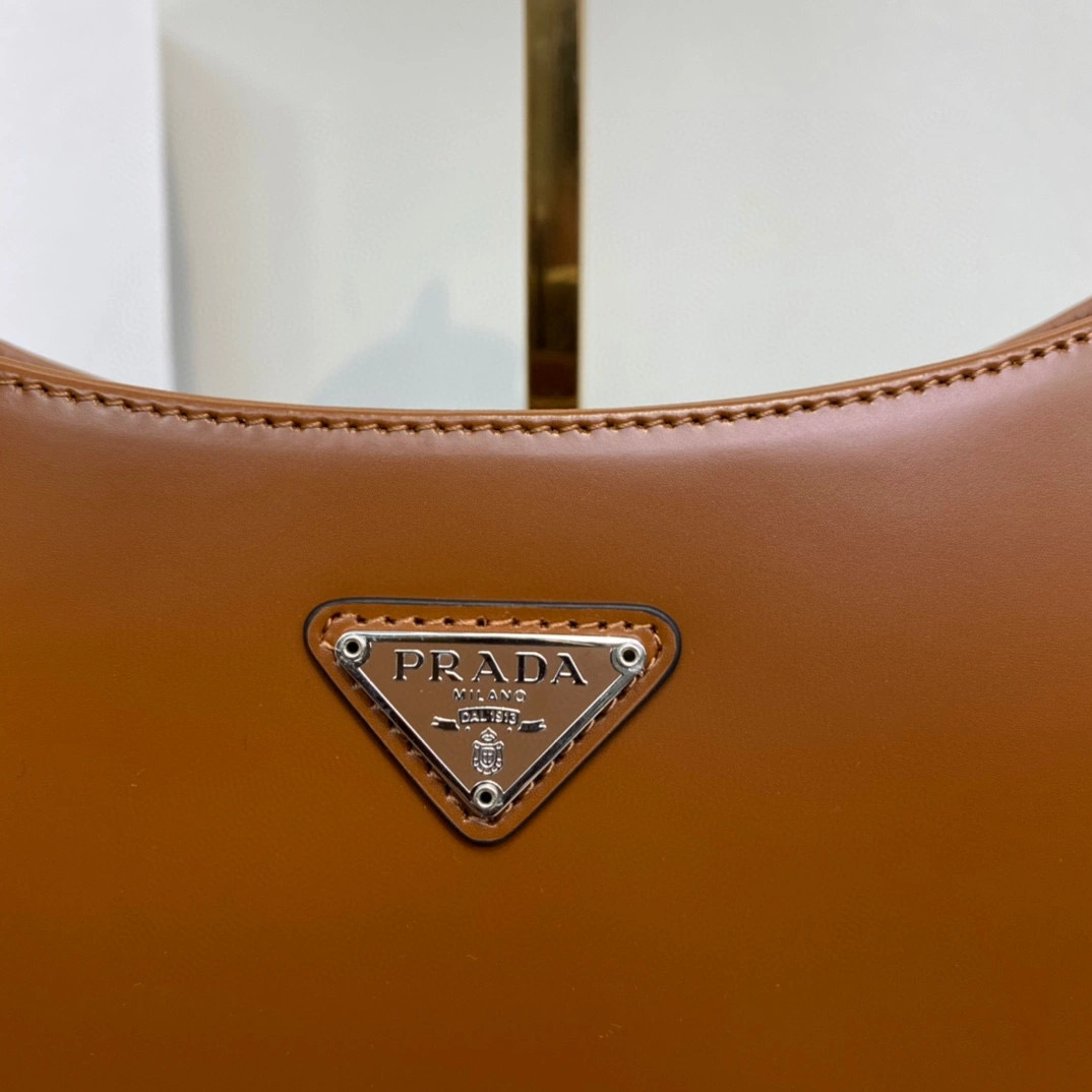 MOMO- high quality version 1BC499_ZO6_F02TX_V_OOO calfskin item：B-B000J2012C