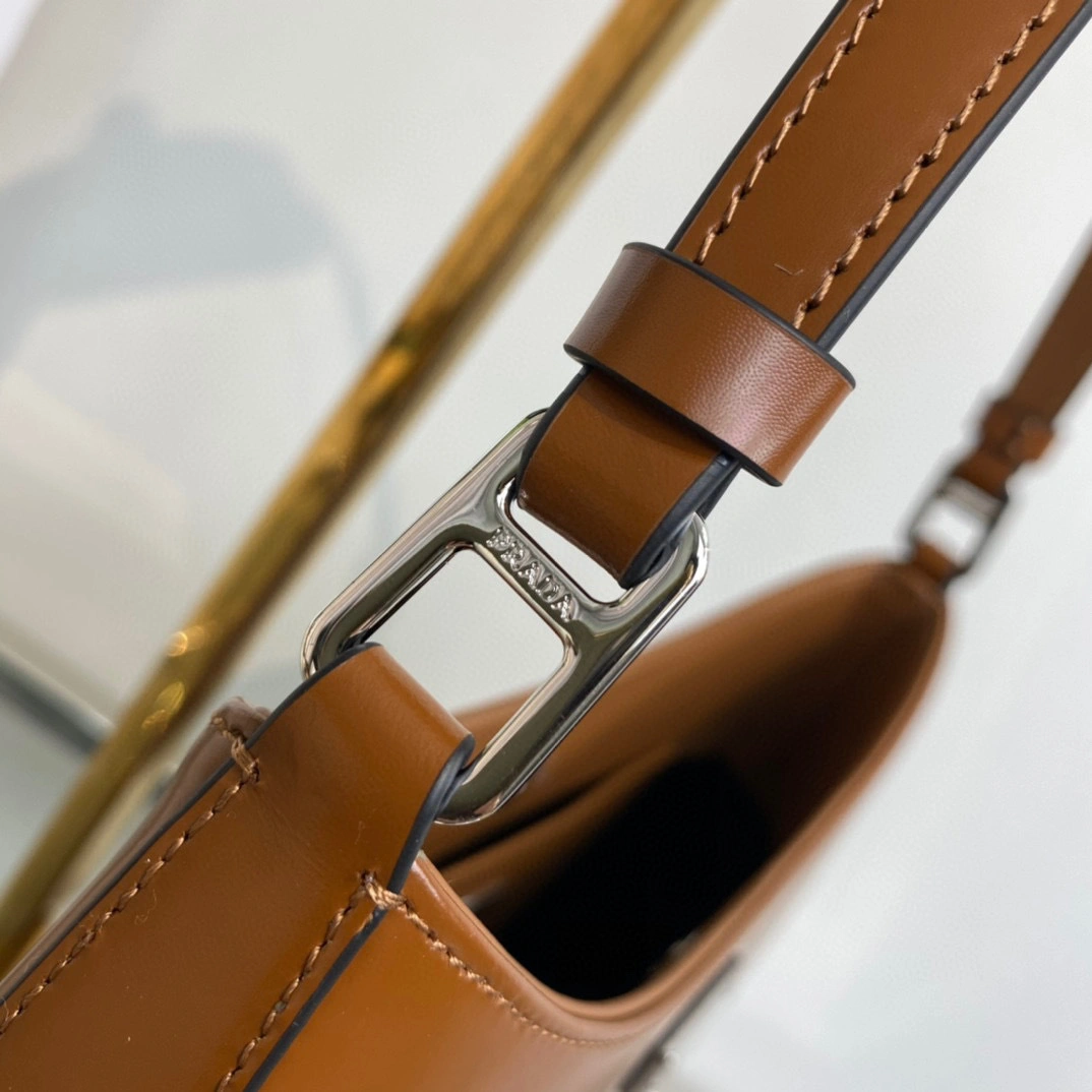 MOMO- high quality version 1BC499_ZO6_F02TX_V_OOO calfskin item：B-B000J2012C