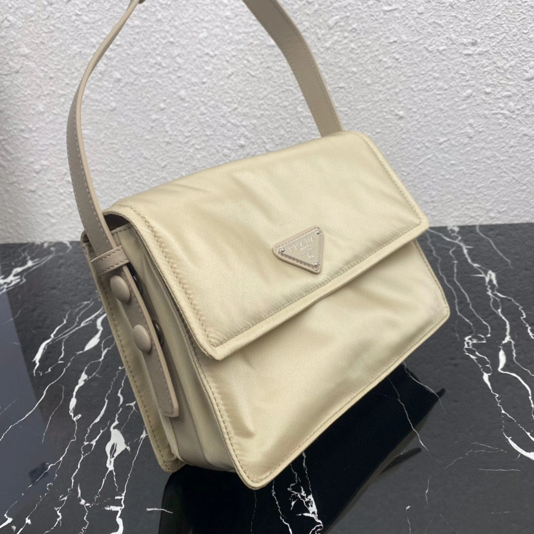 MOMO- high quality version 1BD313-RDLN-F0F24 nylon item：B-B000L0609C