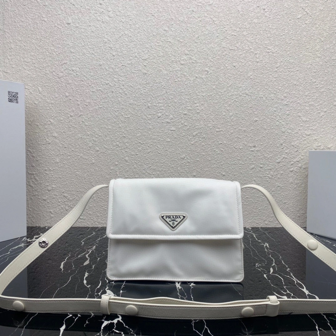 MOMO- high quality version 1BD313_RDLN_F0009 nylon item：B-B000L0608C