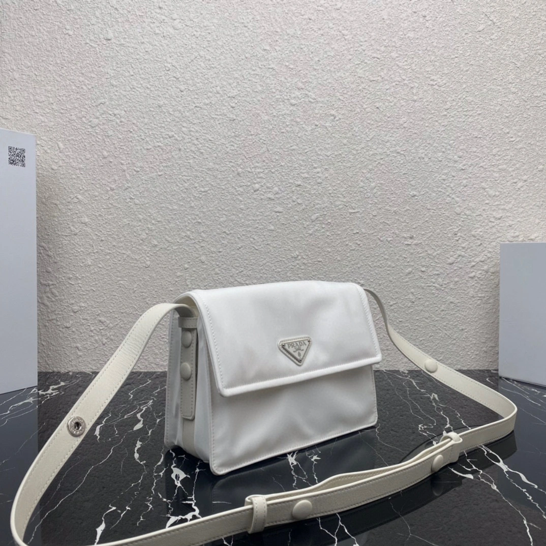 MOMO- high quality version 1BD313_RDLN_F0009 nylon item：B-B000L0608C