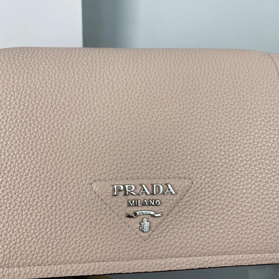 MOMO- high quality version 1BD314_2DKV_F01U0_V_3OO cowhide item：C-B563C2412C