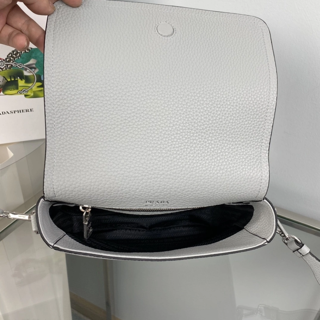 MOMO- high quality version 1BD314_V3OO_2DKVF cowhide item：C-B563C2409C