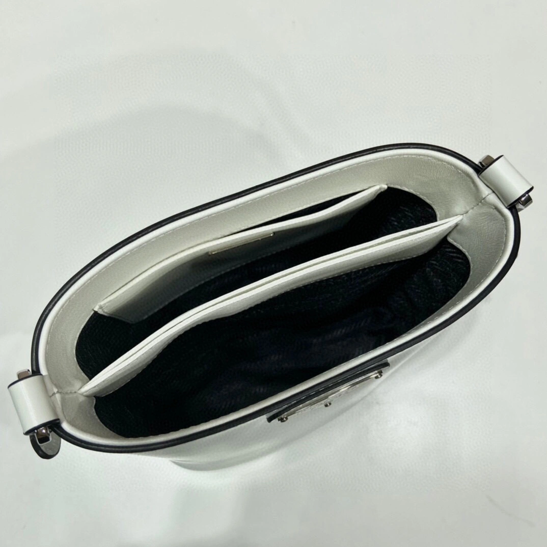 MOMO- high quality version 1BE059_VHO_OZO6F_0_G3Z calfskin item：B-B164I2201C