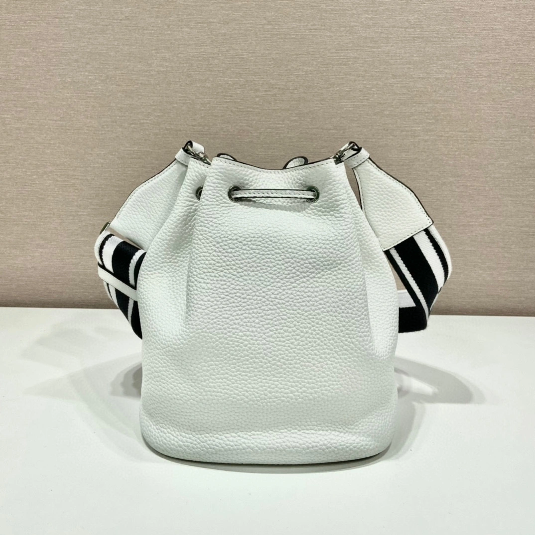 MOMO- high quality version 1BE060_2DKV_F0009_V_3OO cowhide item：B-B050L3019C