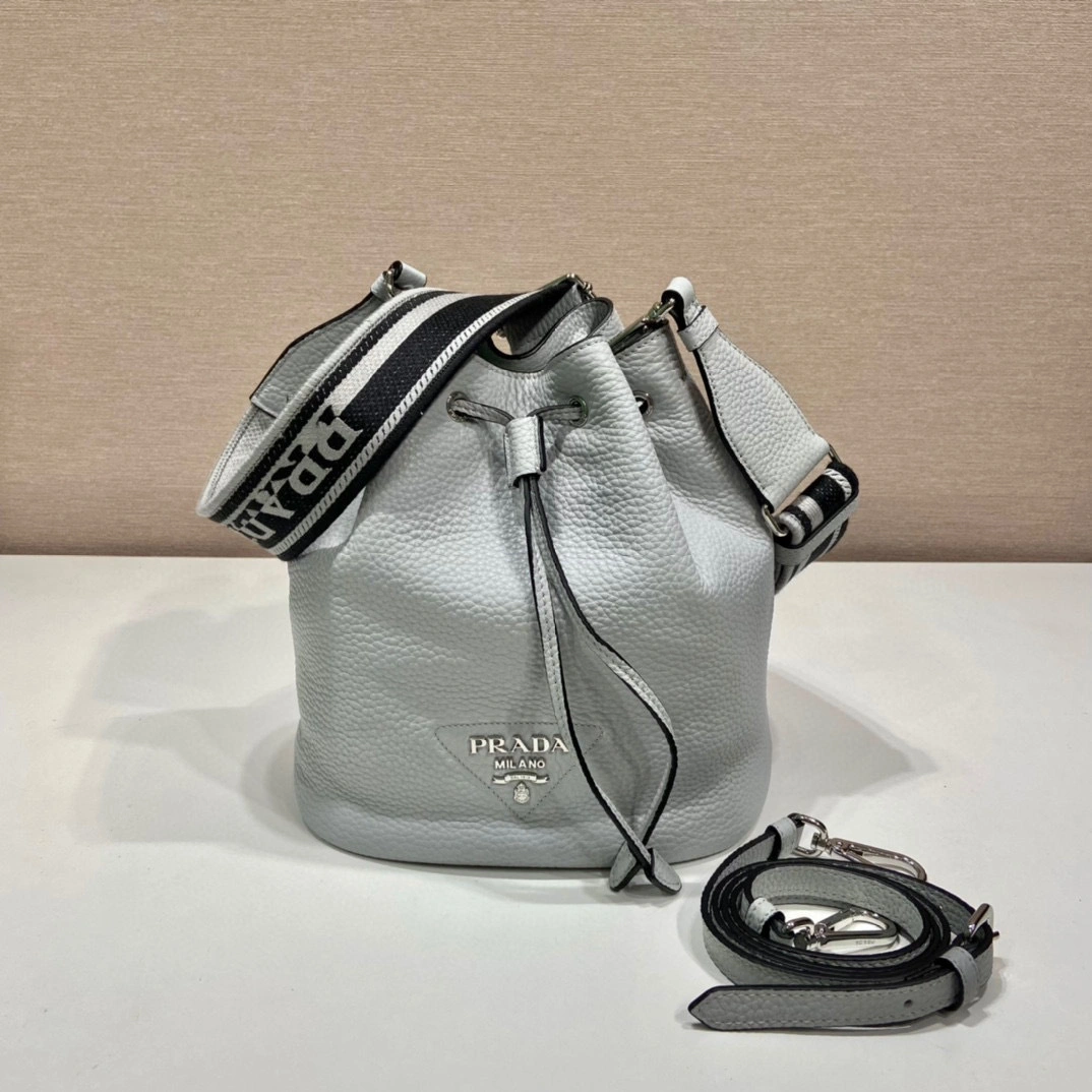 MOMO- high quality version 1BE060_2DKV_F010I_V_3OO cowhide item：B-B050L3020C