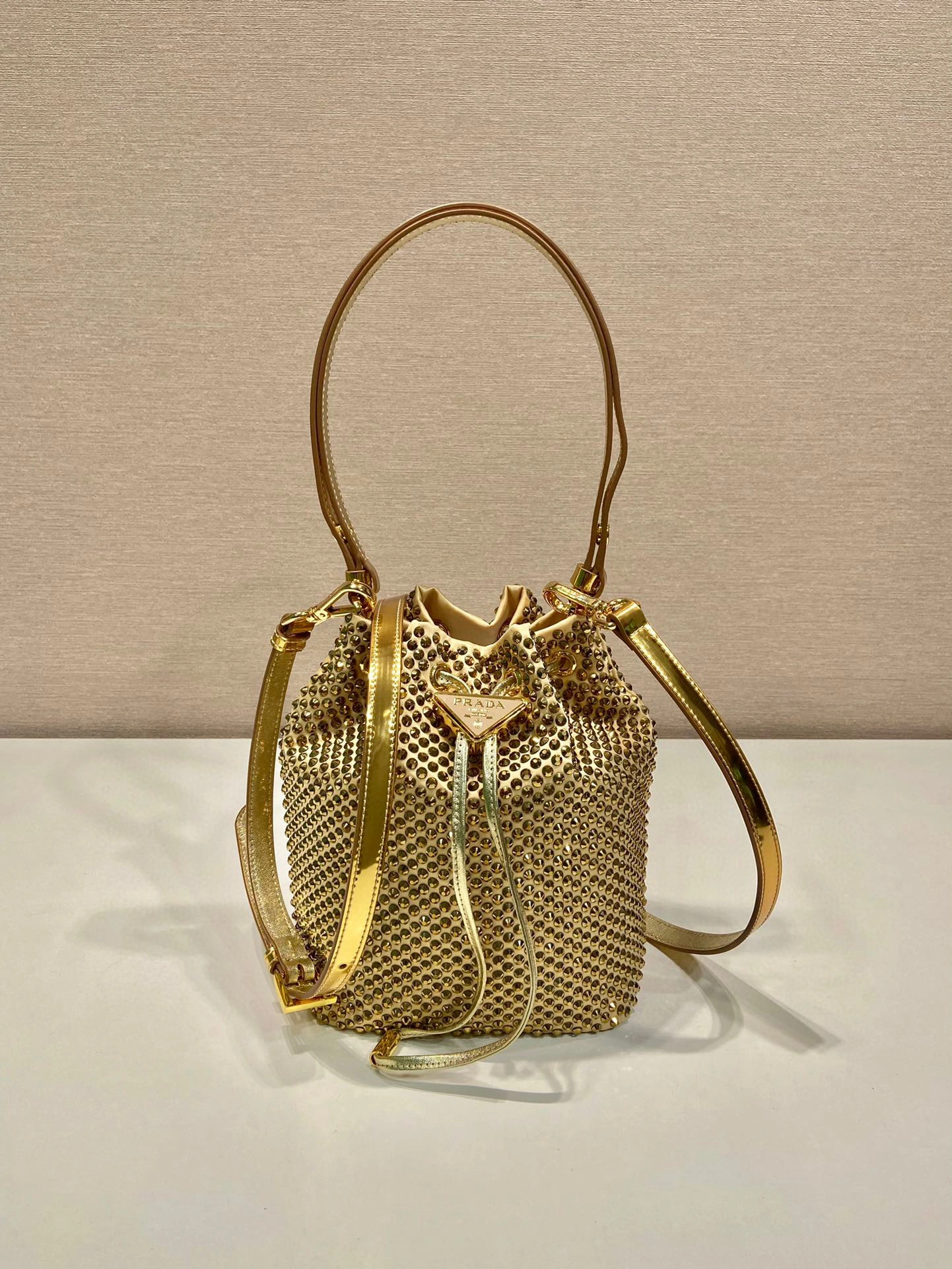 MOMO- high quality version 1BE067_2AWL_F0522_V_OOO item：C-B563A1313C