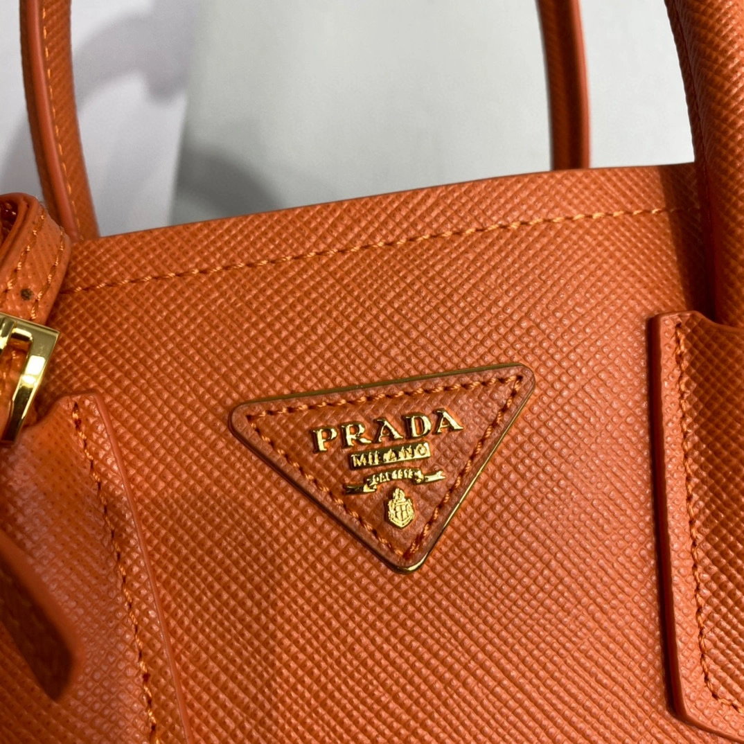MOMO- high quality version 1BG443_2A4A_F0049_V_XOO 2022 cowhide item：B-B063I2208C