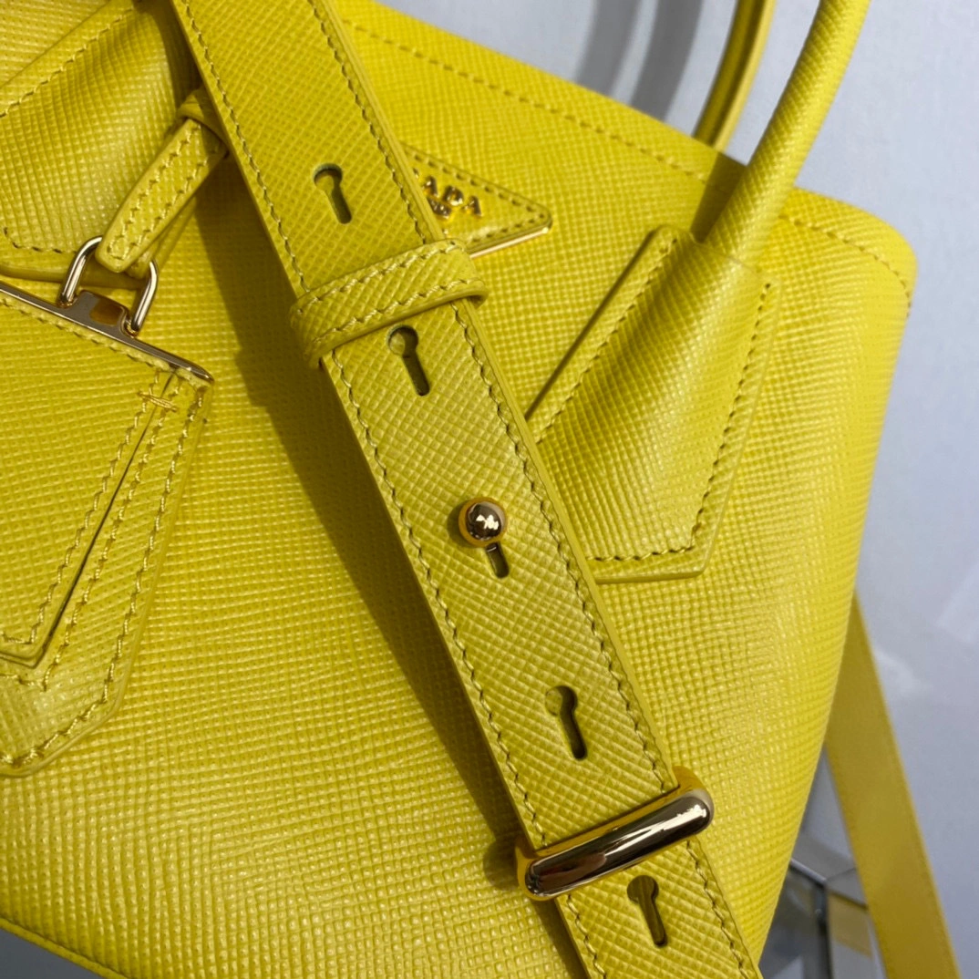 MOMO- high quality version 1BG443_2A4A_F0377_V_XOO 2022 cowhide item：B-B063I2203C