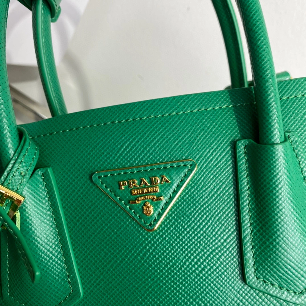 MOMO- high quality version 1BG443_2A4A_F0458_V_XOO 2022 cowhide item：B-B063I2206C