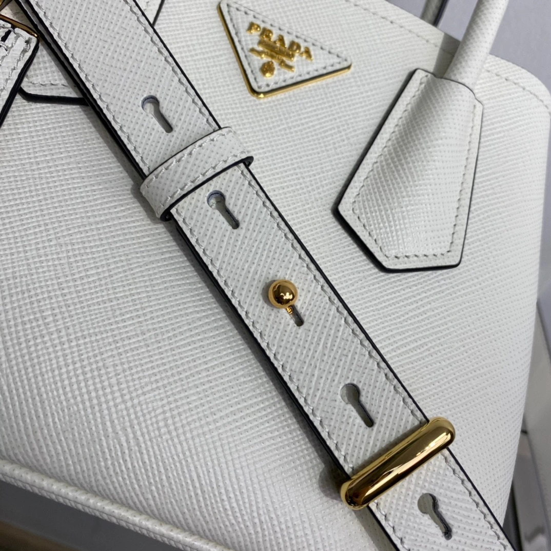 MOMO- high quality version 1BG443_2A4A_F0G3Z_V_XOO 2022 cowhide item：B-B063I2204C