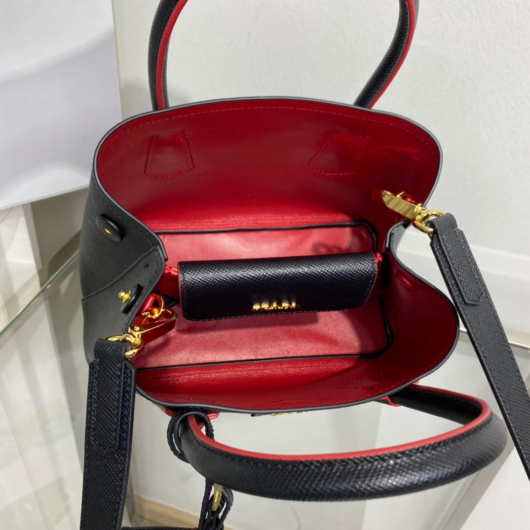 MOMO- high quality version 1BG443_2A4A_F0LJ4_V_XOO 2022 cowhide item：B-B063I2205C