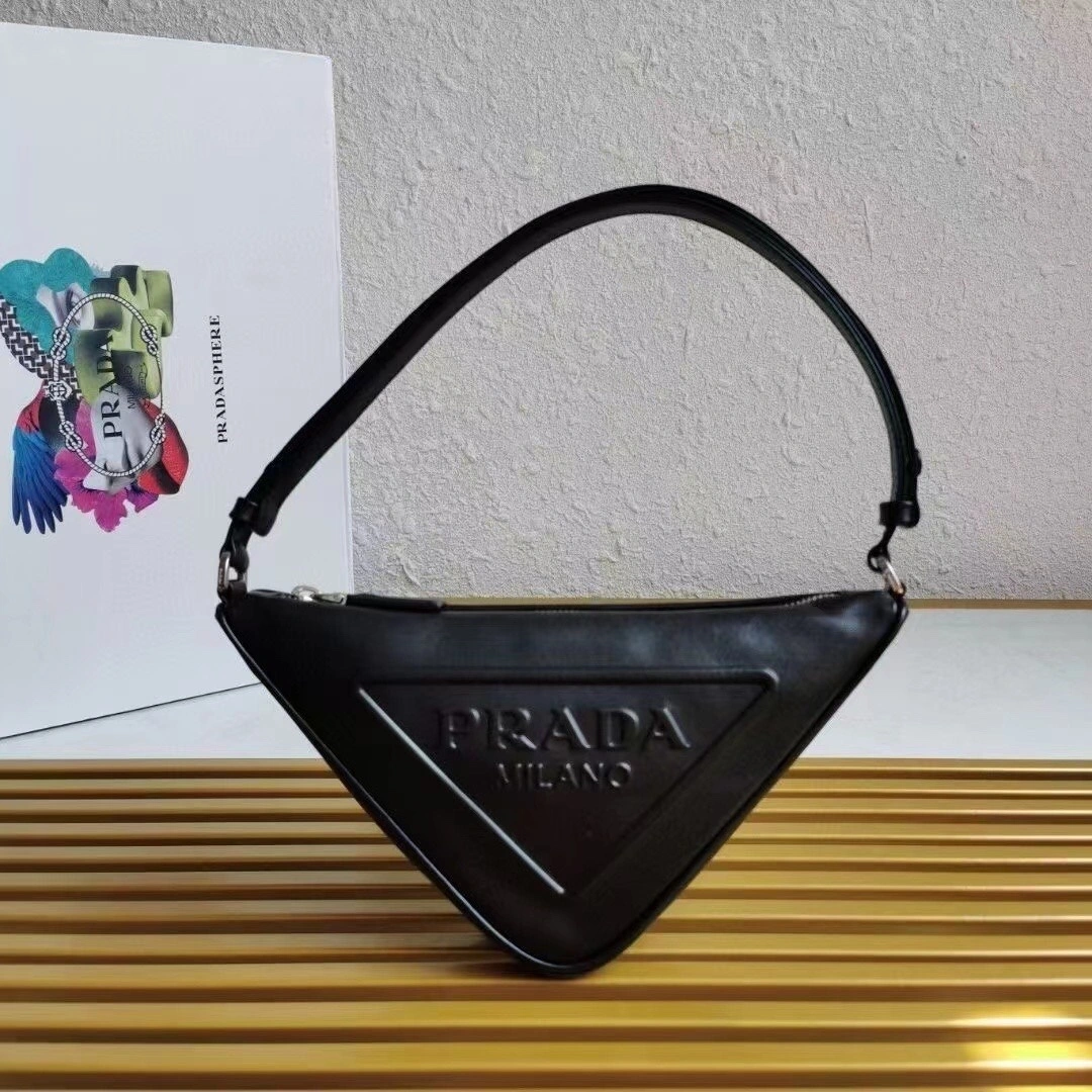 MOMO- high quality version 1NQ043_2BYA_F0002 calfskin item：C-B000D0408C