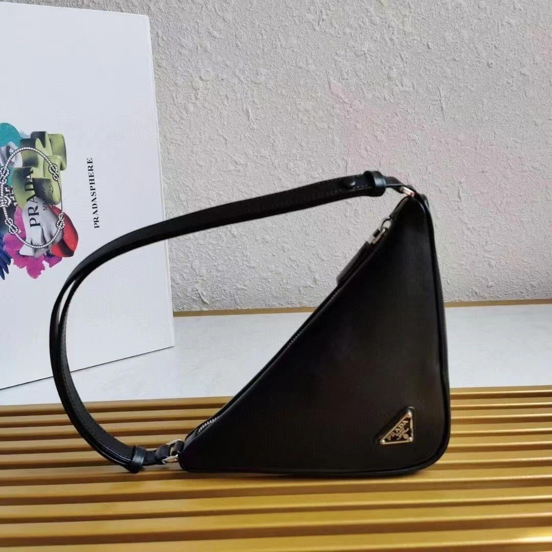 MOMO- high quality version 1NQ043_2BYA_F0002 calfskin item：C-B000D0408C