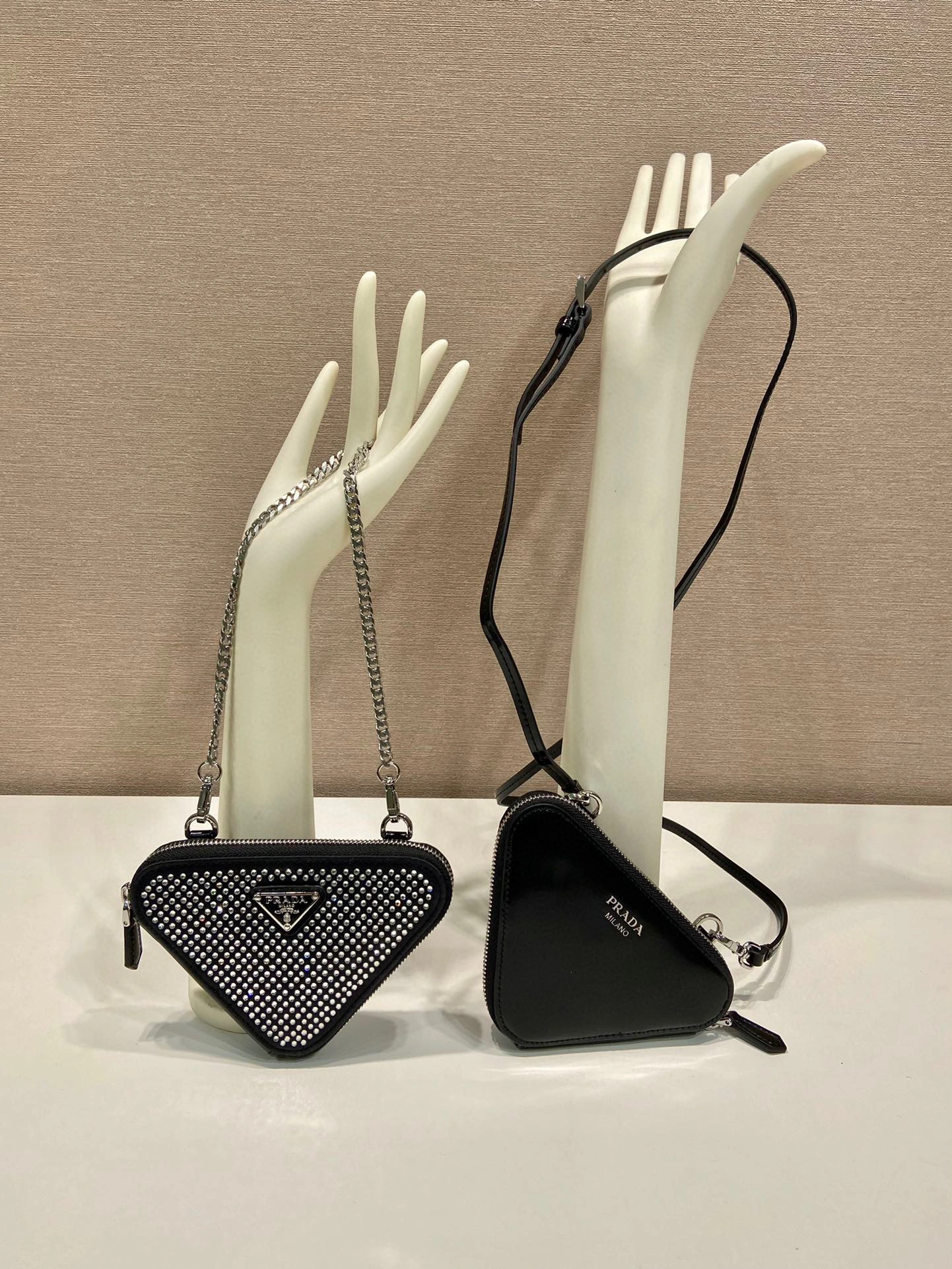 MOMO- high quality version 1NR015_2AWL_F0T7O item：C-B563A1308C