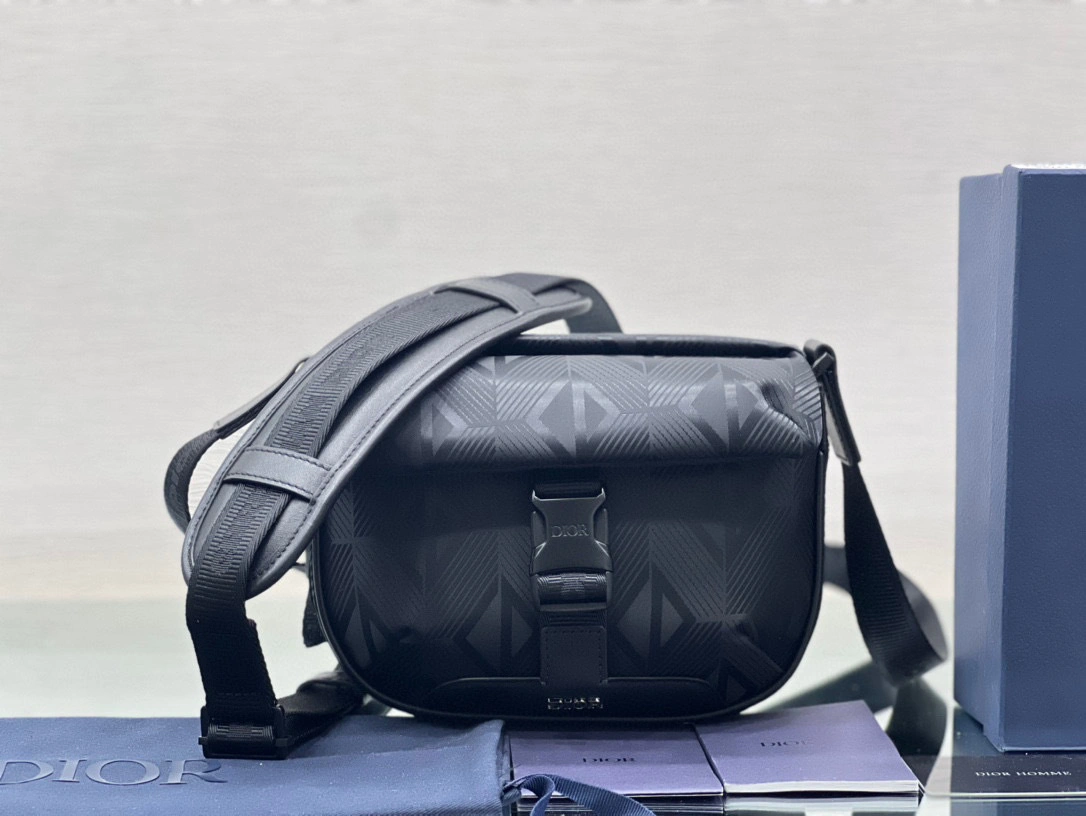 MOMO- high quality version 2ESWS001NCD-H03E Explorer cowhide item：C-B109A0912C