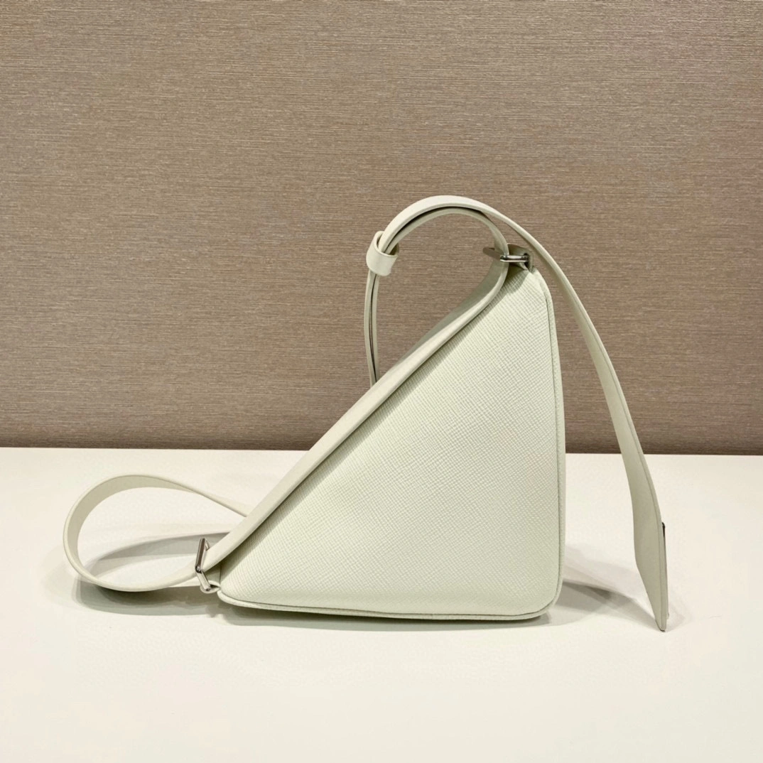 MOMO- high quality version 2VL039_2FAD_F0009_V_OOO cowhide item：B-B563J2007C