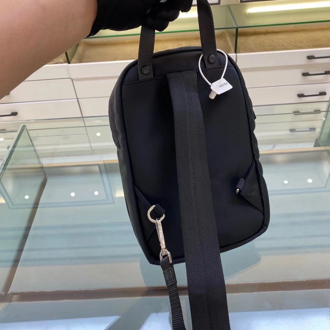 MOMO- high quality version 2VZ023_2BTE_F0002_V_OOO nylon item：B-B164J2118C