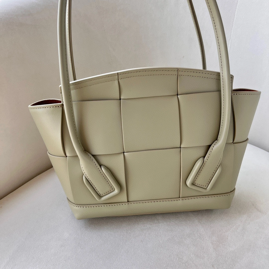 MOMO- high quality version 575943VMAP12916 Arco cowhide item：B-B564H2603C
