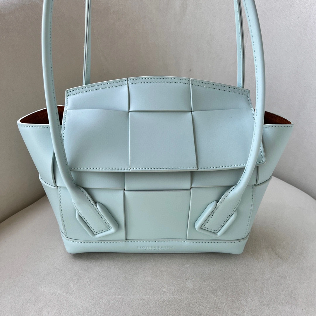 MOMO- high quality version 575943VMAP13902 Arco item：B-B564H2602C