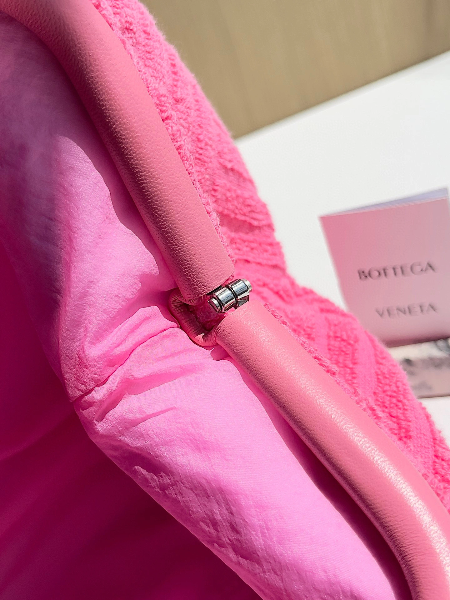 MOMO- high quality version 576227-V0HP0-5618 POUCH item：B-B009H0313C