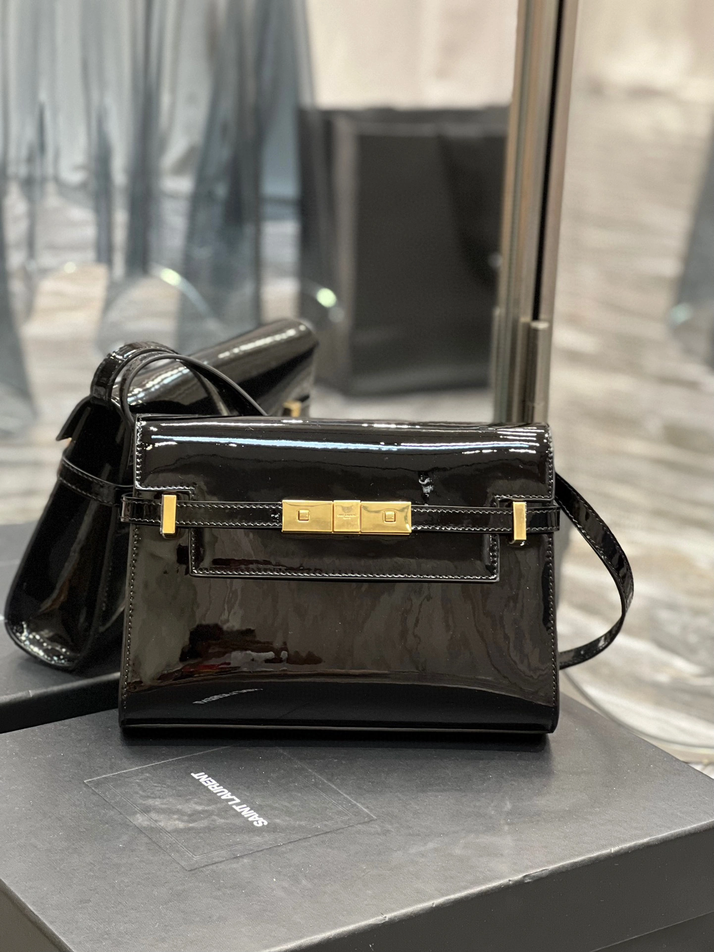 MOMO- high quality version 579271-B870J-1000 Manhattan item：B-B000I0412C