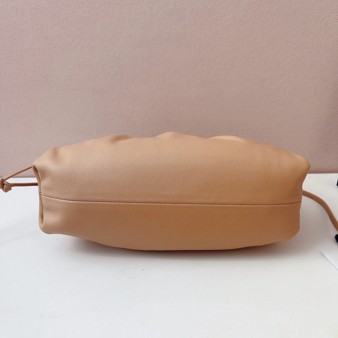 MOMO- high quality version 585852-VCP40-2752 Pouch20 item：B-B063G2323C