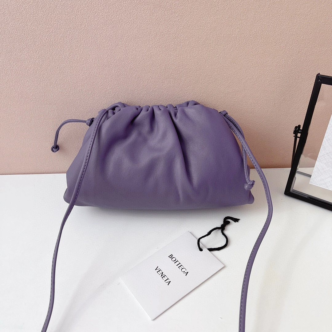 MOMO- high quality version 585852-VCP40-5308 Pouch20 item：B-B063G2328C