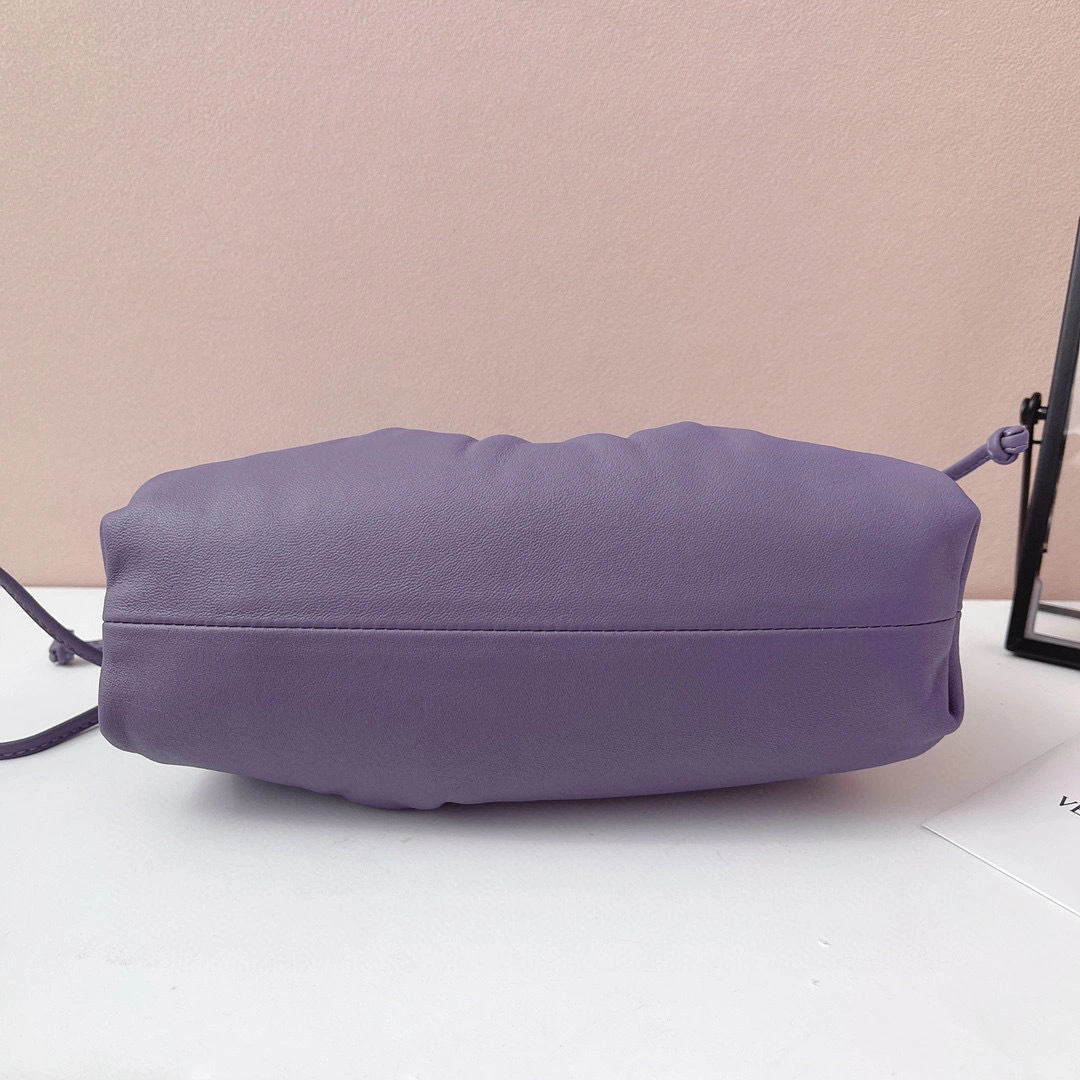 MOMO- high quality version 585852-VCP40-5308 Pouch20 item：B-B063G2328C
