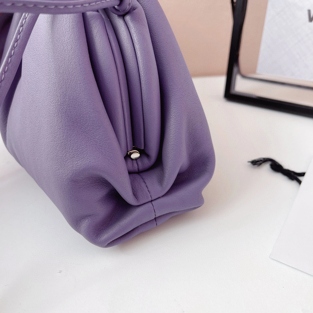 MOMO- high quality version 585852-VCP40-5308 Pouch20 item：B-B063G2328C