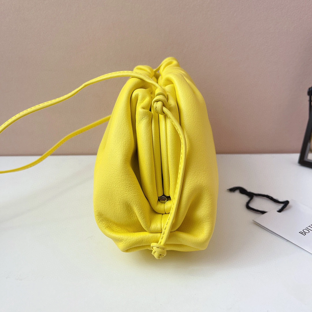 MOMO- high quality version 585852-VCP40-7421 Pouch20 item：B-B063G2325C