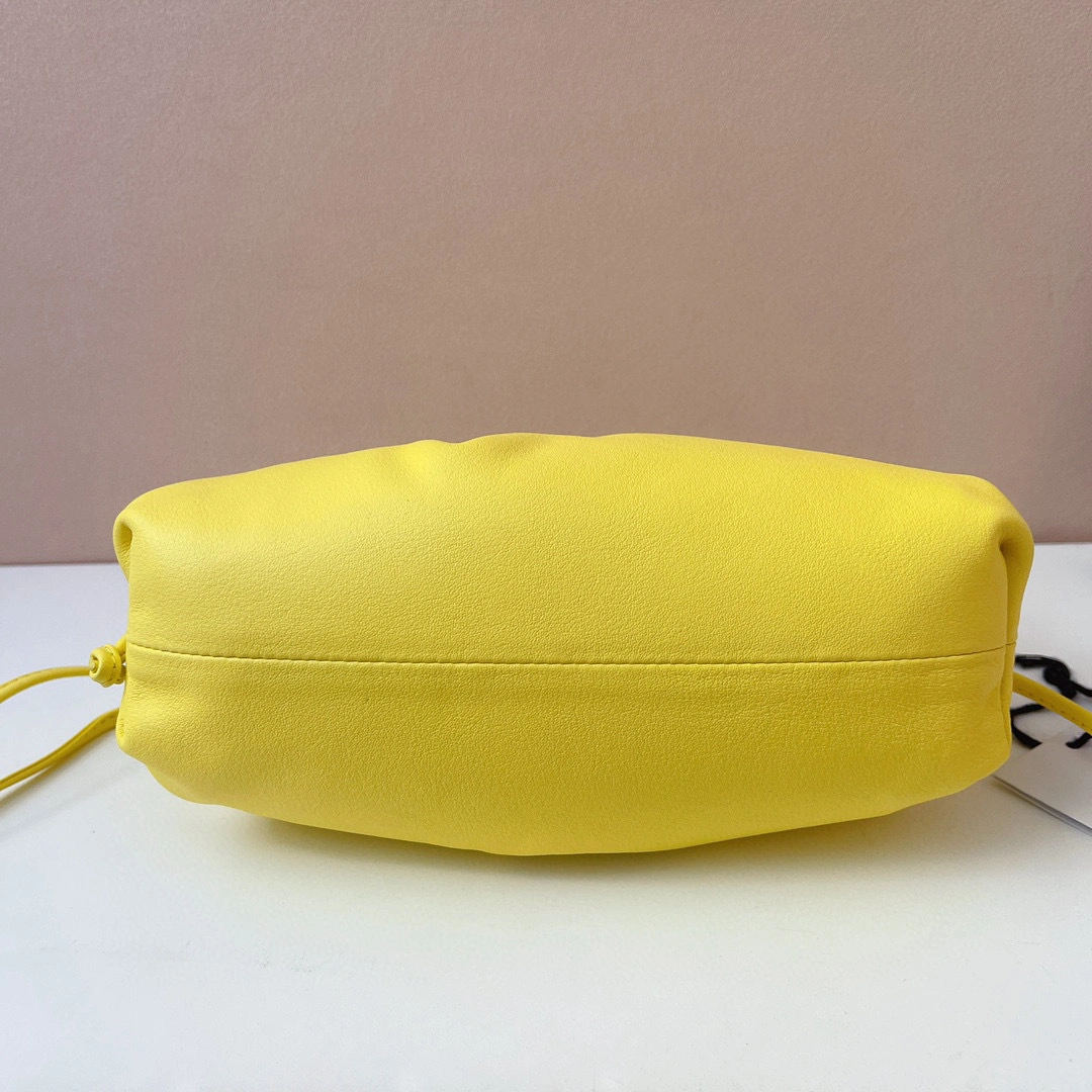 MOMO- high quality version 585852-VCP40-7421 Pouch20 item：B-B063G2325C