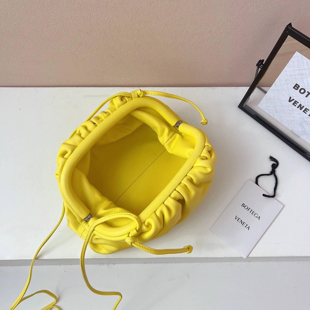 MOMO- high quality version 585852-VCP40-7421 Pouch20 item：B-B063G2325C