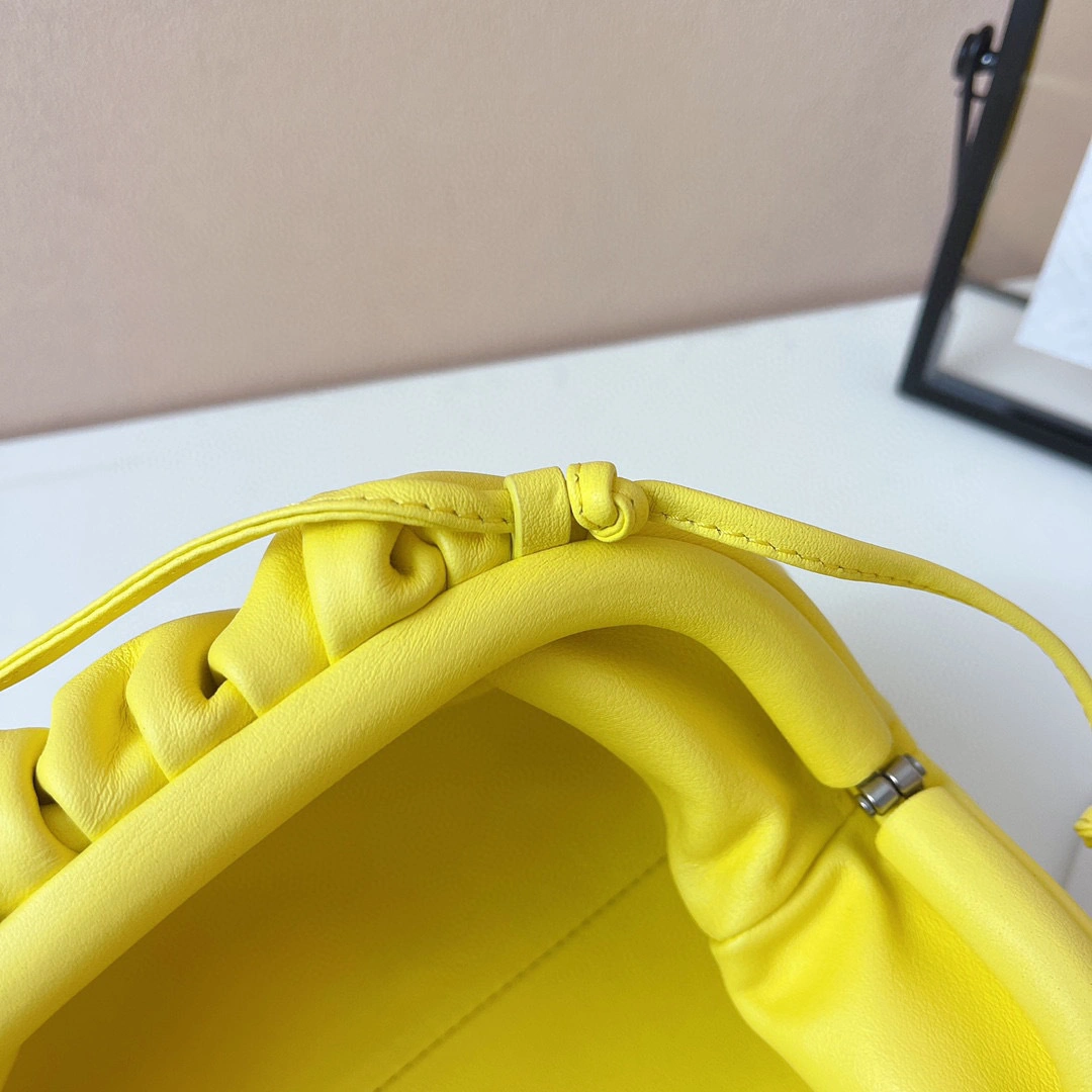 MOMO- high quality version 585852-VCP40-7421 Pouch20 item：B-B063G2325C