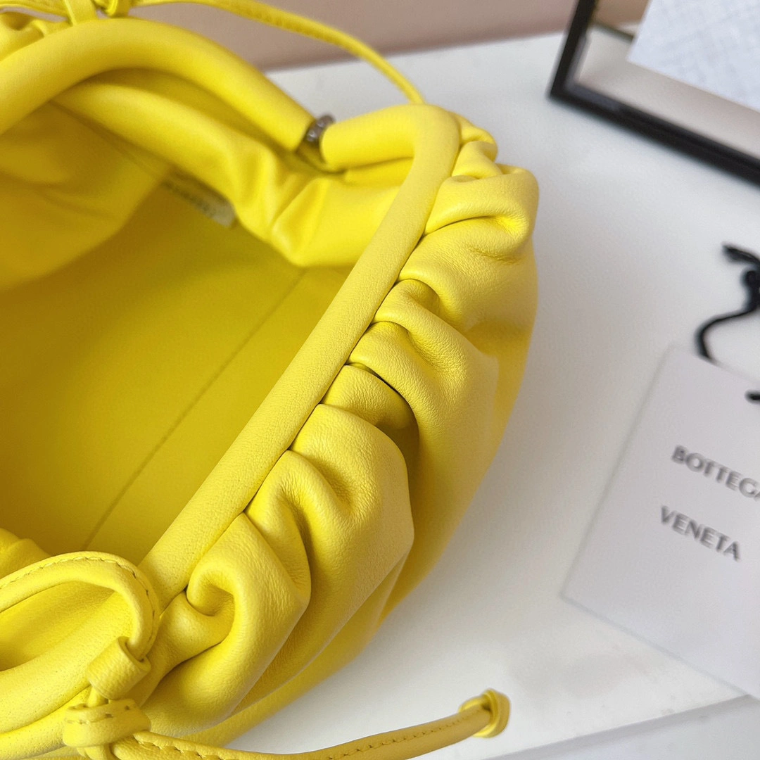 MOMO- high quality version 585852-VCP40-7421 Pouch20 item：B-B063G2325C