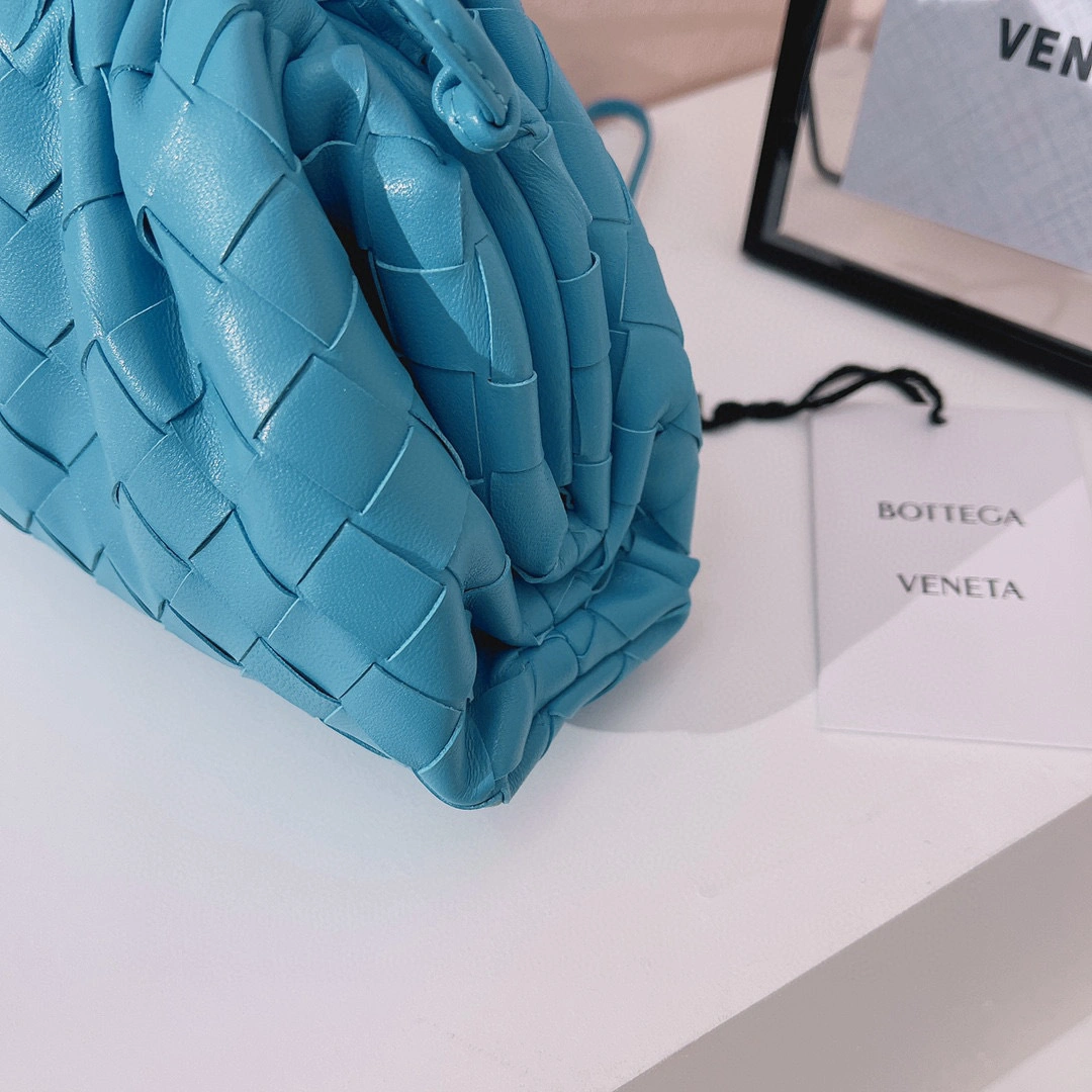 MOMO- high quality version 585852-VCPP1-4611 Pouch20 item：B-B063G2322C