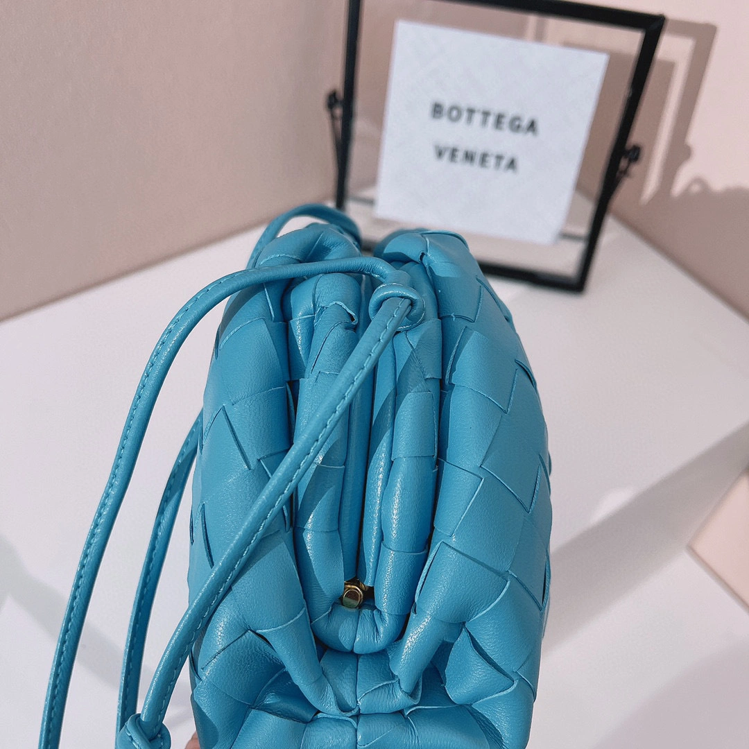 MOMO- high quality version 585852-VCPP1-4611 Pouch20 item：B-B063G2322C