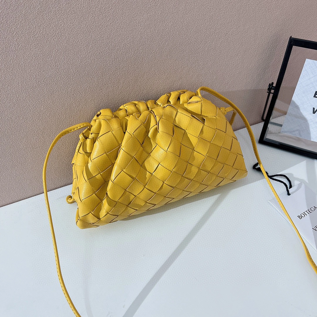 MOMO- high quality version 585852-VCPP1-7130 Pouch20 item：B-B063G2333C