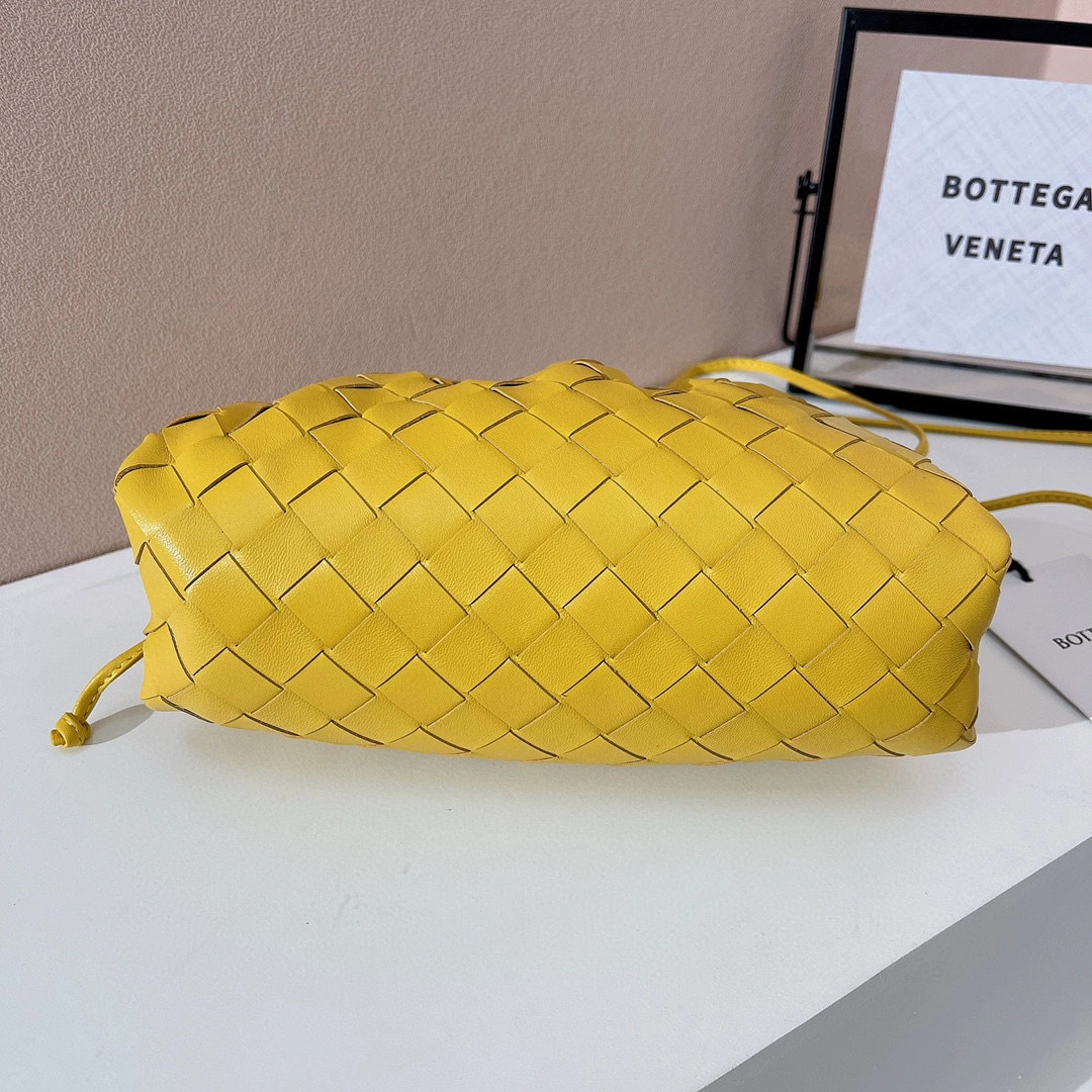 MOMO- high quality version 585852-VCPP1-7130 Pouch20 item：B-B063G2333C