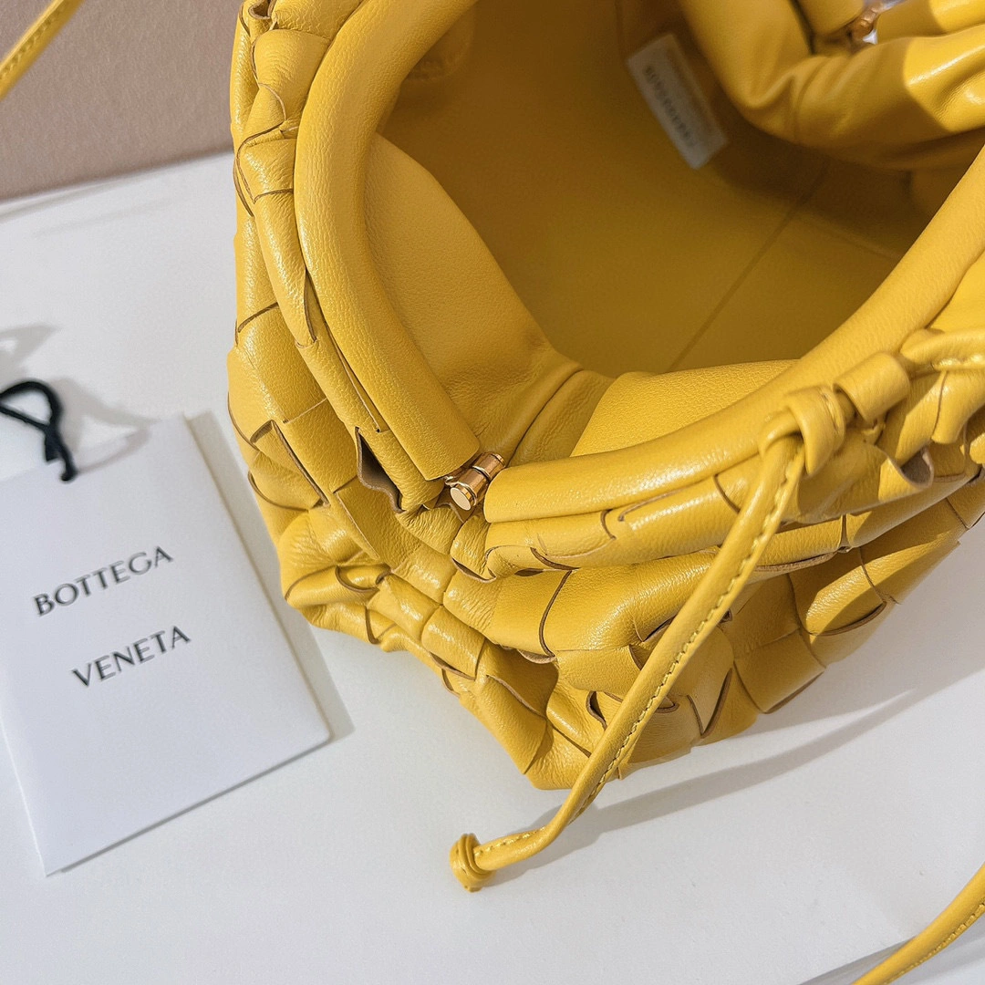 MOMO- high quality version 585852-VCPP1-7130 Pouch20 item：B-B063G2333C