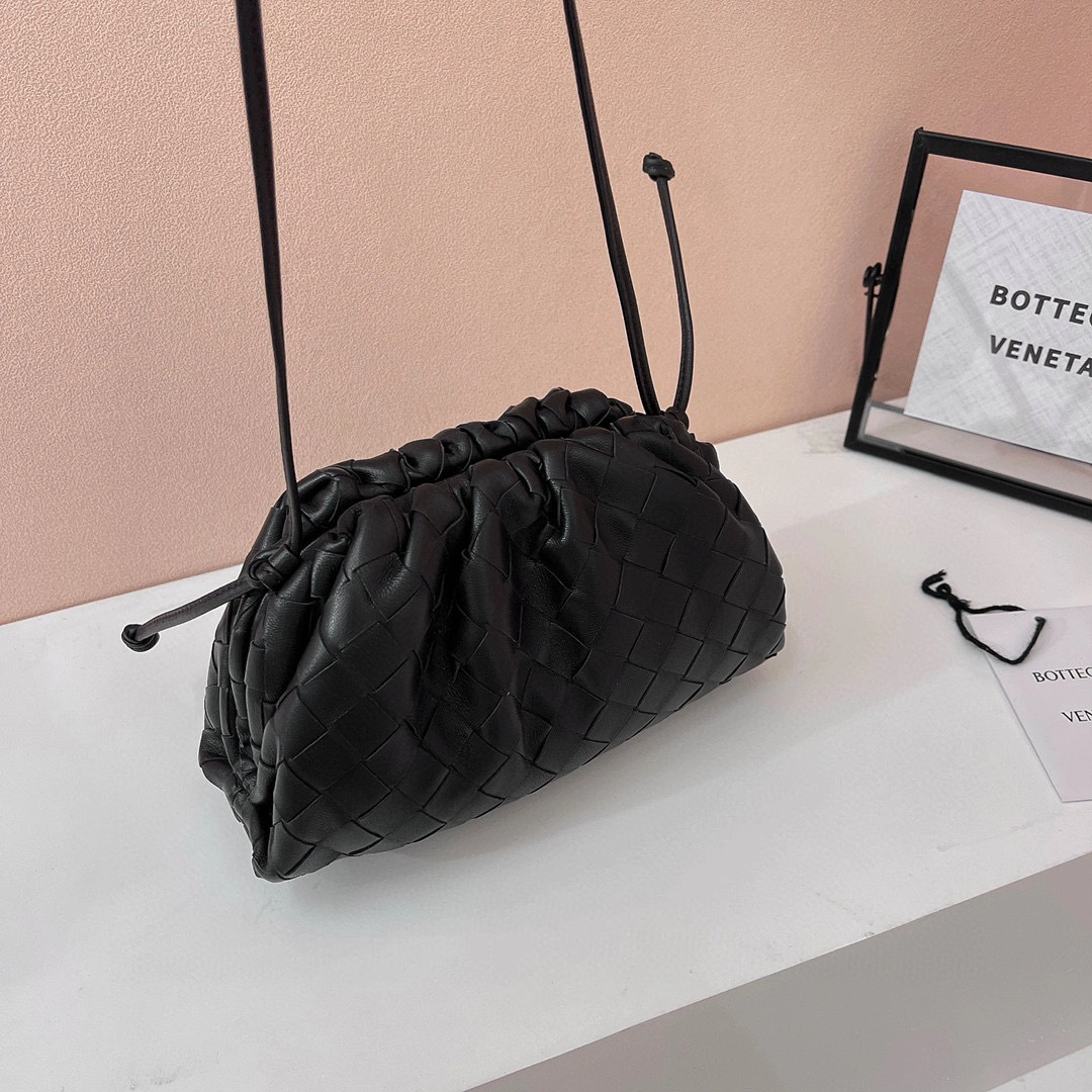 MOMO- high quality version 585852-VCPP1-8803 Pouch20 item：B-B063G2327C