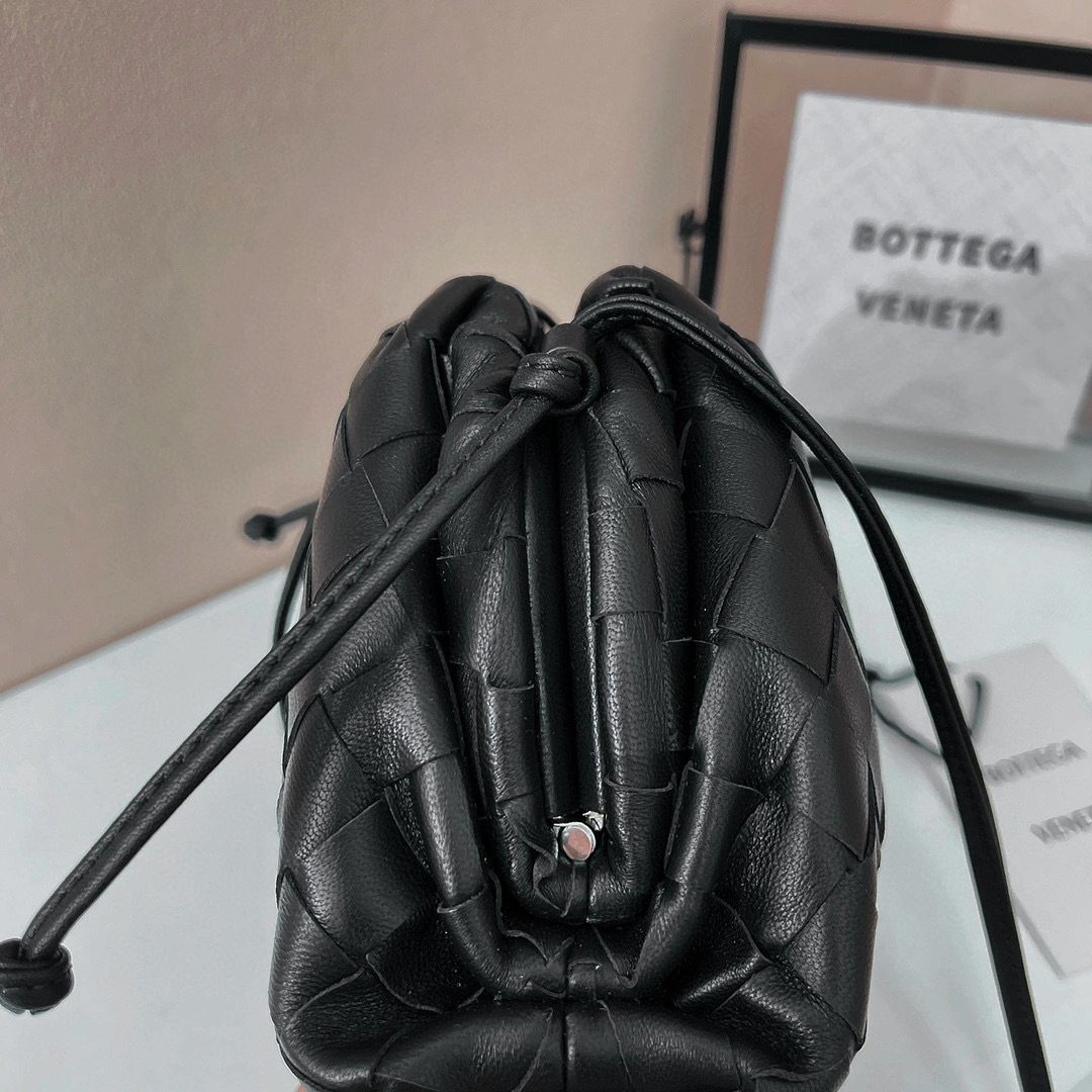 MOMO- high quality version 585852-VCPP1-8803 Pouch20 item：B-B063G2327C